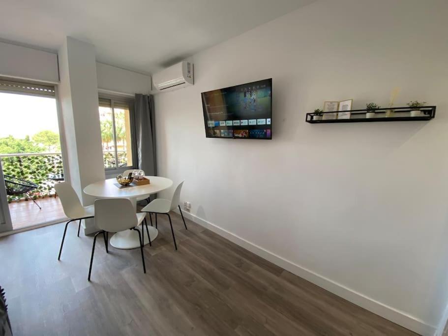 Apt Moderno Con Vistas, Recepcion 24 Hs Y Piscinas เบนัลมาเดนา ภายนอก รูปภาพ