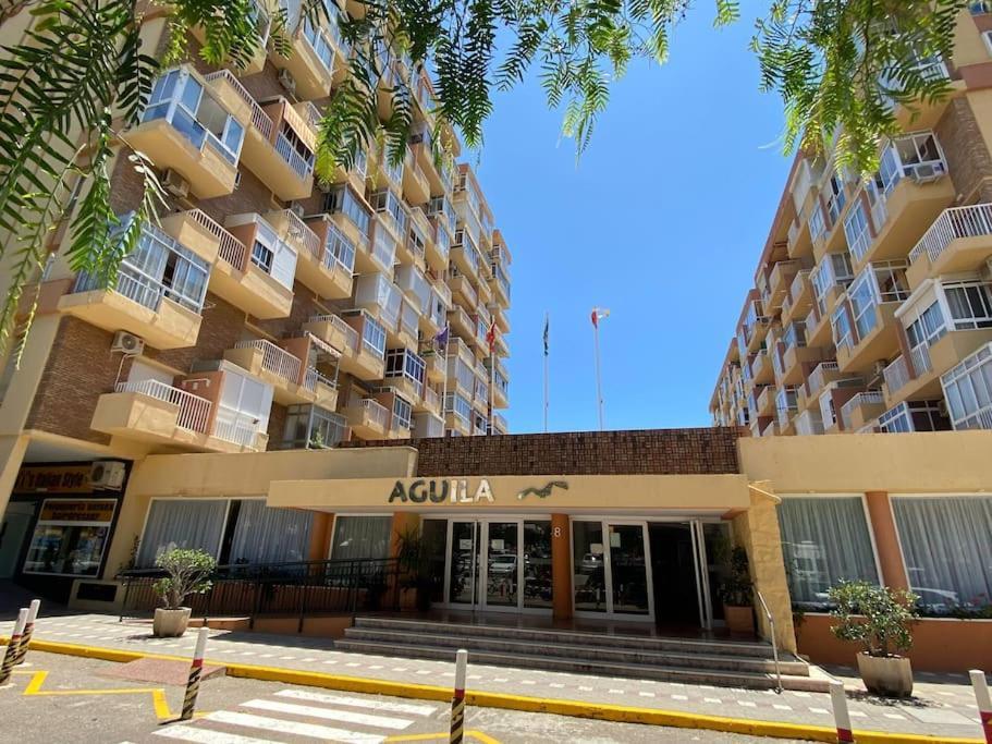Apt Moderno Con Vistas, Recepcion 24 Hs Y Piscinas เบนัลมาเดนา ภายนอก รูปภาพ