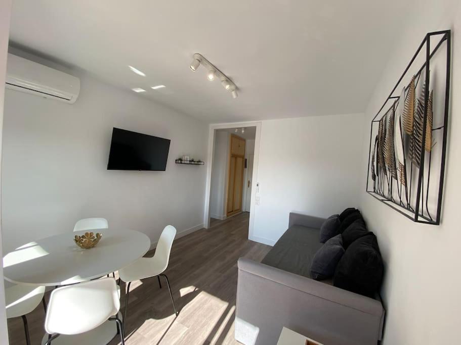 Apt Moderno Con Vistas, Recepcion 24 Hs Y Piscinas เบนัลมาเดนา ภายนอก รูปภาพ