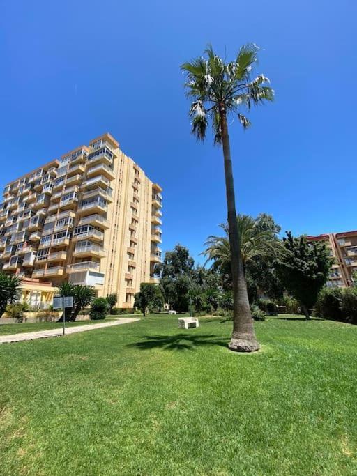 Apt Moderno Con Vistas, Recepcion 24 Hs Y Piscinas เบนัลมาเดนา ภายนอก รูปภาพ
