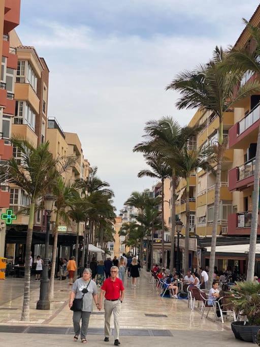 Apt Moderno Con Vistas, Recepcion 24 Hs Y Piscinas เบนัลมาเดนา ภายนอก รูปภาพ