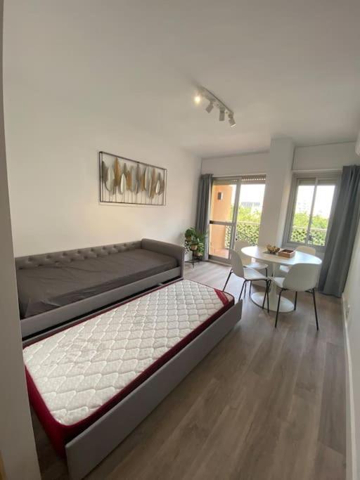 Apt Moderno Con Vistas, Recepcion 24 Hs Y Piscinas เบนัลมาเดนา ภายนอก รูปภาพ
